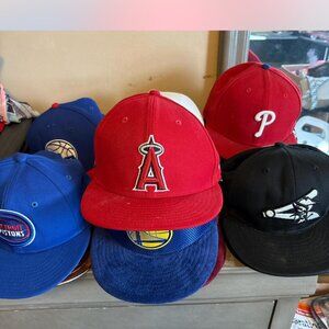 HOT DEAL!!!! BUNDLE OF HATS SIZE 7